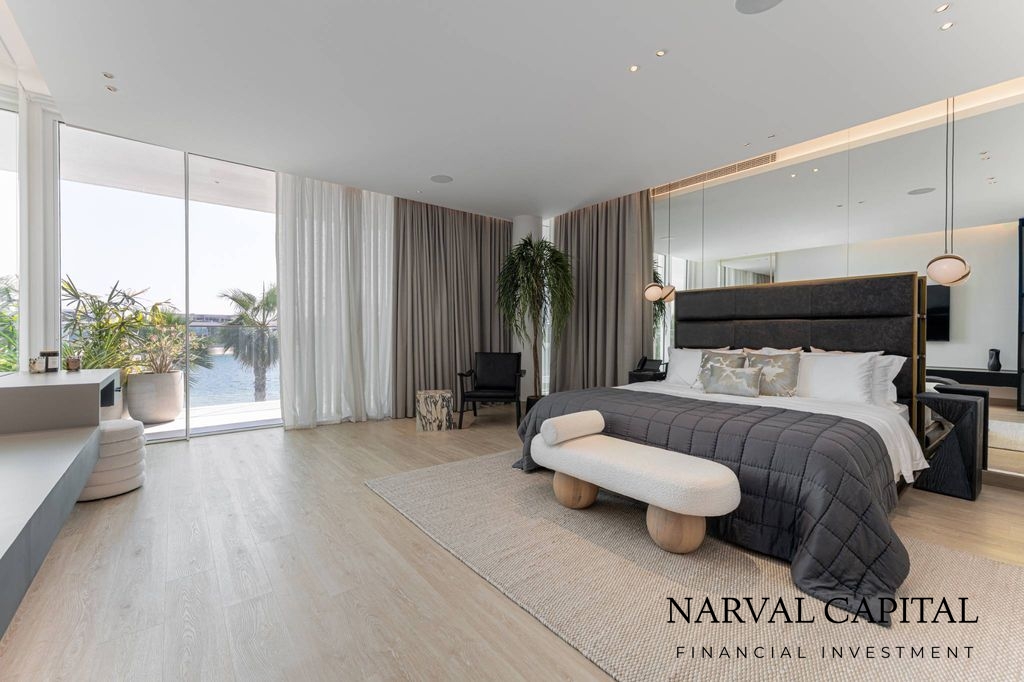 Prestigious 1,563 sq m villa for sale in Dubai3